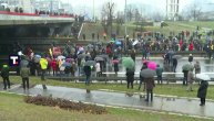 Blokiran auto-put kod Sava Centra: Nastavljaju se protesti protiv Rio Tinta i po kiši
