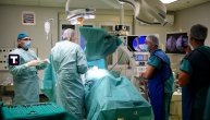 Minimalan rez, brz oporavak: U Urgentnom centru prvi put izvedena endoskopska operacija kičme