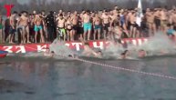 Dunav je stao kada su u vodu uskočili najhrabriji: Zemun pliva za Bogojavljenski krst