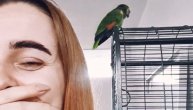Papagaj naučio zvukove tokom vrele akcije mame i tate u spavaćoj sobi: Sad po ceo dan stenje