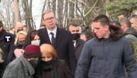 Predsednik Vučić i sin Danilo na čelu tužne povorke: Sahranjena Ksenija Vučić