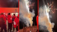 Zvezda dočekana iz Turske bakljadom i vatrometom: Ohi u neverici pri dolasku u Beograd