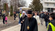 Patrijarh Porfirije u Hramu Svetog Save podelio paketiće deci povodom Srpske Nove godine