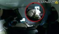 Uznemirujući snimak digao SAD na noge: Policija bez upozorenja upala u stan i upucala momka