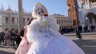 Hiljade ljudi uživalo na karnevalu u Veneciji nakon dve godine pauze: Kostimi su veličanstveni