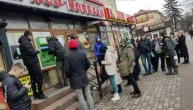 Panika na ulicama ukrajinskih gradova: Građani u redovima ispred bankomata i prodavnica