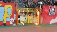Duksevi "grobara" spaljeni na severu: Plamen na severu tokom večitog derbija, redari reagovali