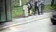 Muškarac napao dete u Železniku: Snimak šamaranja maloletnika na ulici pred drugarima
