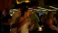 Novak i Jelena zagrljeni plešu uz domaći hit: Teniser ponovo u provodu