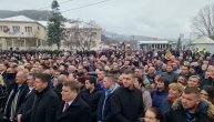 Vučića u Medveđi dočekalo više od 1000 ljudi