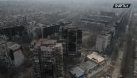 Snimak dronom razorene stambene četvrti Mariupolja dok se borbe nastavljaju