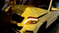Mercedes se zakucao u trafiku u Novom Sadu: Starija žena teže povređena, devojka od 16 godina lakše