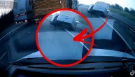 Kombi na autoputu preleteo u suprotnu traku: Nagrabusio vozač sa sporim refleksima