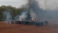 Ovako policija obuzdava navijače: Brutalna vežba Policijske brigade uz vatru, pendreke i čeljusti