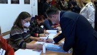Ivica Dačić glasao: Došao sa suprugom i sinom