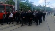 Dolazak Grobara na derbi: Zaustavili Autokomandu, pevaju i vređaju navijače Zvezde