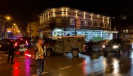 Žandarmerija dolazi ispred kuće u Novom Pazaru u kojoj se zabarikadirao naoružan muškarac
