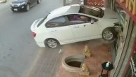 Da li je ovo pljačka ili neiskusan vozač? Auto se zakucao u zlataru