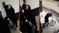 Snimak krađe u Zemunu: Lopovi "hirurški" otuđio bicikl pa se lagano odvezao istim sa mesta zločina
