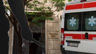 Tinejdžer (16) udario druga stolicom, pa ga izbo u školi u Beogradu