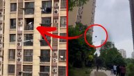 Komšija bacio veš mašinu sa 13. sprata: Užasnuti prolaznici u neverici gledali u nebo