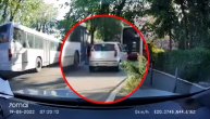 Čovek trči preko ulice, udara ga autobus: Dramatičan snimak sa Bežanijske kose