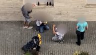 Pijani muškarac na Zvezdari prvo nudio devojčici sladoled, pa ga bacio: Komšije se žale na njega