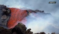 Vulkan Etna ponovo proradio: Vrela lava kulja niz planinu
