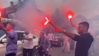 Gobeljić sa bakljama stigao po mladu: Svatovi napravili piro šou ispred kuće Kaće Grujić