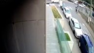 Odleteo je nekoliko metara: Snimak nesreće u kojoj je povređen motociklista u Požeškoj ulici