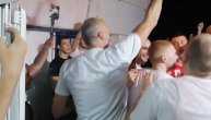 Simonović zapalio baklju ispred "Pionira": Navijači mu dobacivali da je huligan