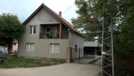 Ovo je kuća maloletnika (17) u Kupinovu koji je vozio BMW i usmrtio dečaka (3)