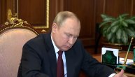 Da li je Putin zadremao tokom sastanka sa Šojguom?!