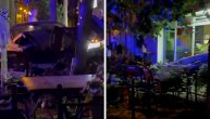 Vozač peške pobegao s lica mesta: Zakucao se automobilom u baštu kafića u Novom Sadu, lokal urnisan