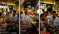 Novak se latio mikrofona, zapevao veliki Bešlićev hit: Đoković slavi sa Sašom Kovačevićem