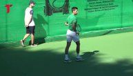 Nole show: Usred meča se slikao sa fanovima