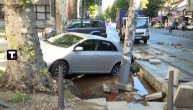 Auto propao u rupu od posledica blatnjave poplave na Paliluli