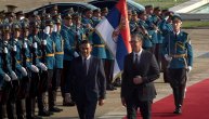 Vučić i Sančez izvršili smotru gardista dok su intonirane himne, pa se poklonili ispred zastava