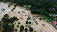 Stravične poplave u Kentakiju: Među nastradalima deca, voda stigla do krovova