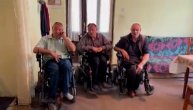 Braća Pavlović čitav život proveli su u kolicima: Žive sami, pužu po kući da dohvate nešto