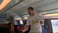 Prljavi Inspektor Blaža deli karte za "Belgrade Beer Fest" u vozu "Soko"