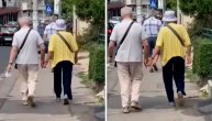 Prelep prizor iz jedne beogradske ulice: Baka i deka šetaju "ruku pod ruku"