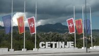 Danas je prvi Dan žalosti zbog strašnog masakra:Na ulazu u Cetinje zastave spuštene na pola koplja