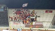 Sa sve trubačima na tribini: Pogledajte kako se navijači Hamruna zagrevaju na stadionu Partizana