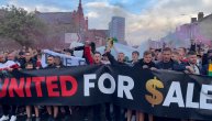 "Junajted na prodaju": Navijači u Mančesteru se okupili, žele odlazak gazde