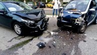 Žestok, direktan sudar na Novom Beogradu: Po ulici rasuti delovi automobila