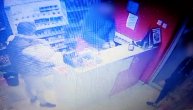 Drska krađa na pumpi u Batajnici: Maladiću ušli i pokupili od prodavca sve što su hteli