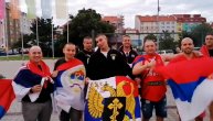Navijači Srbije napravili ludnicu ispred hale u Pragu