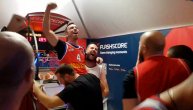 Pogledajte kako se srpski navijači zagrevaju za Fince: Dobili su novog MVP-ja