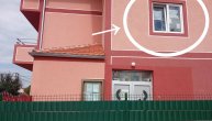 Snimak sa lica mesta: Vrtić gde je beba pala kroz prozor u Beogradu